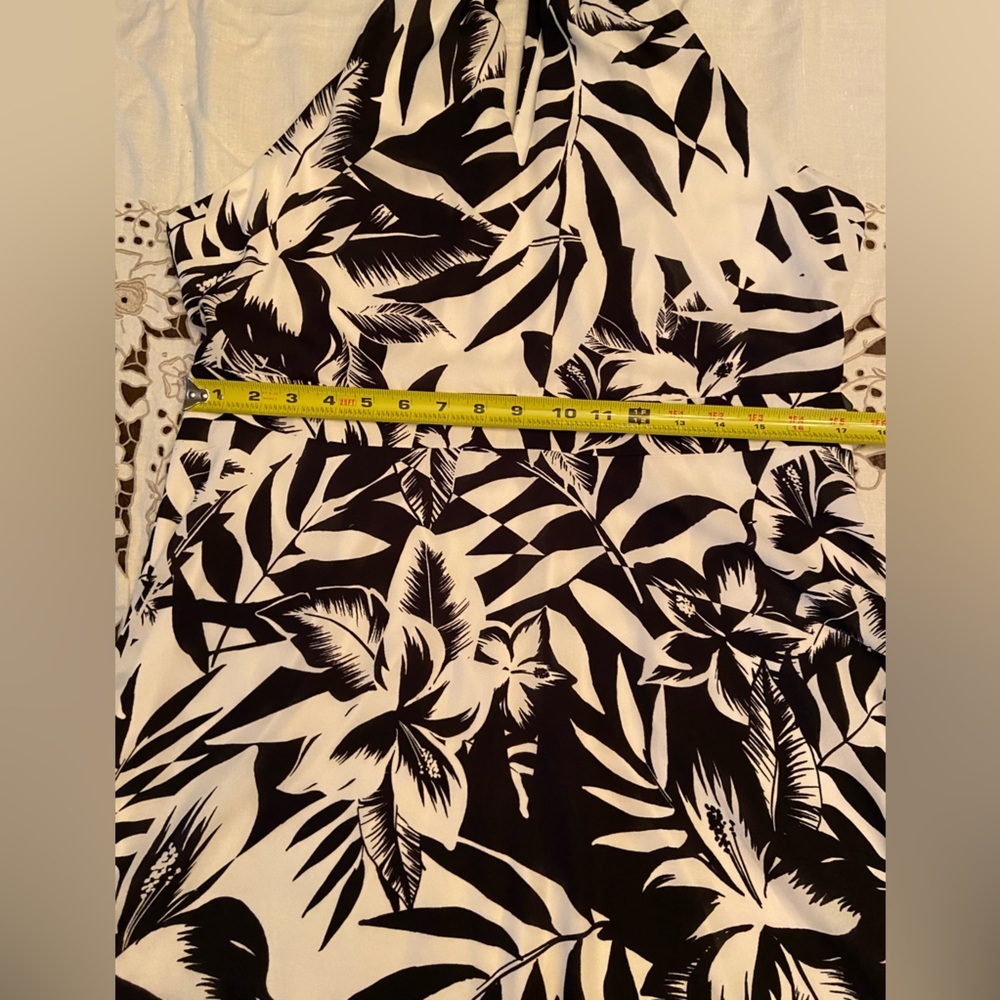 NWT EXPRESS Black/ White Floral Sleeveless Dress Size 14 - Picture 10 of 11
